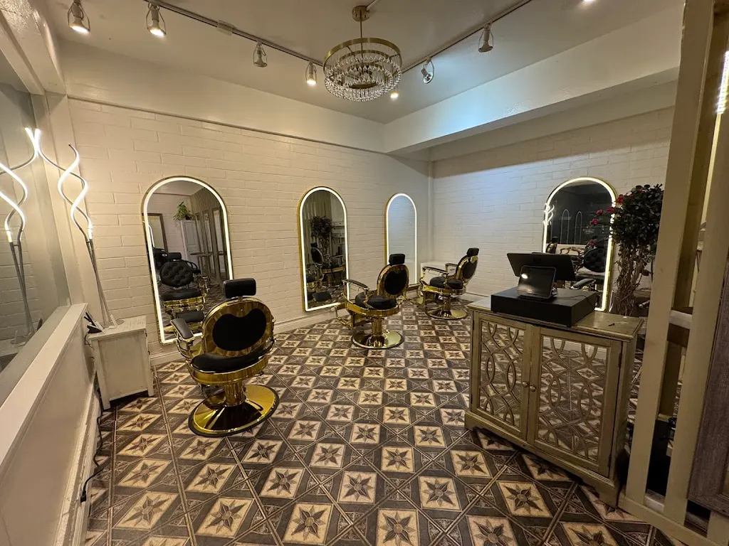 MiO's Designs Barbershop - Waikiki — Barber shop in Honolulu